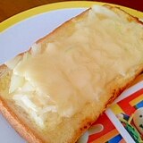 玉ねぎとチーズのマヨトースト